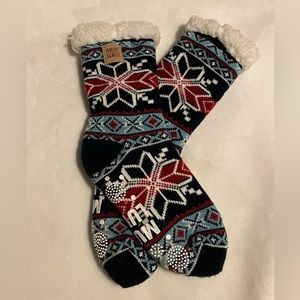 Muk luks fuzzy socks